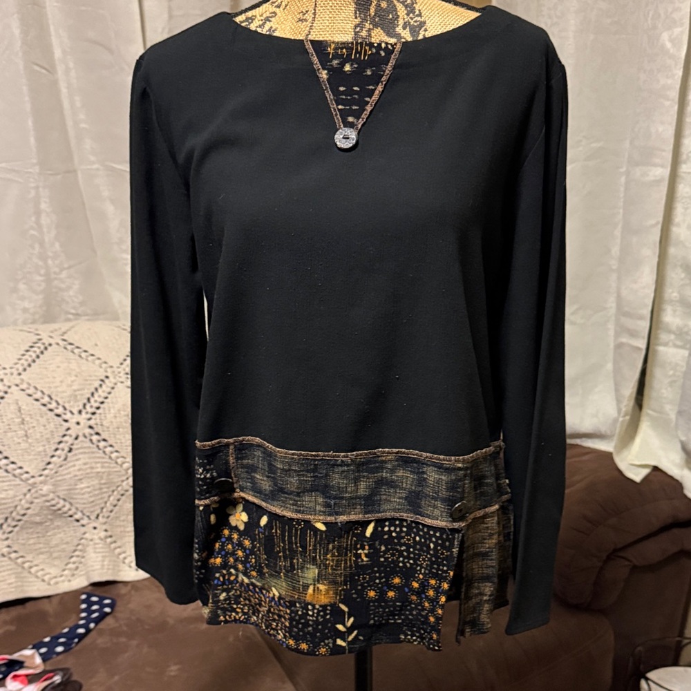 Elegant Black and Gold Women's Top